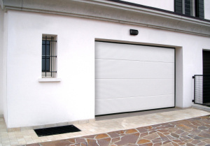 Монтаж секционных ворот