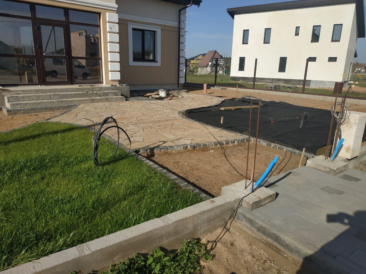 Питание систем уличного автополива и освещения