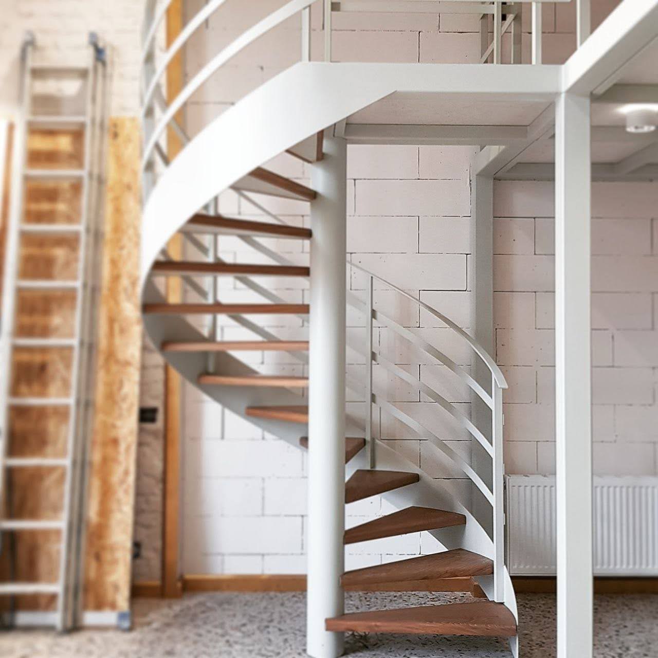 Лестницы на металлическом каркасе