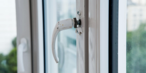 Замена либо восстановление оконных, дверных блоков (ПВХ, Алюминий, массив)