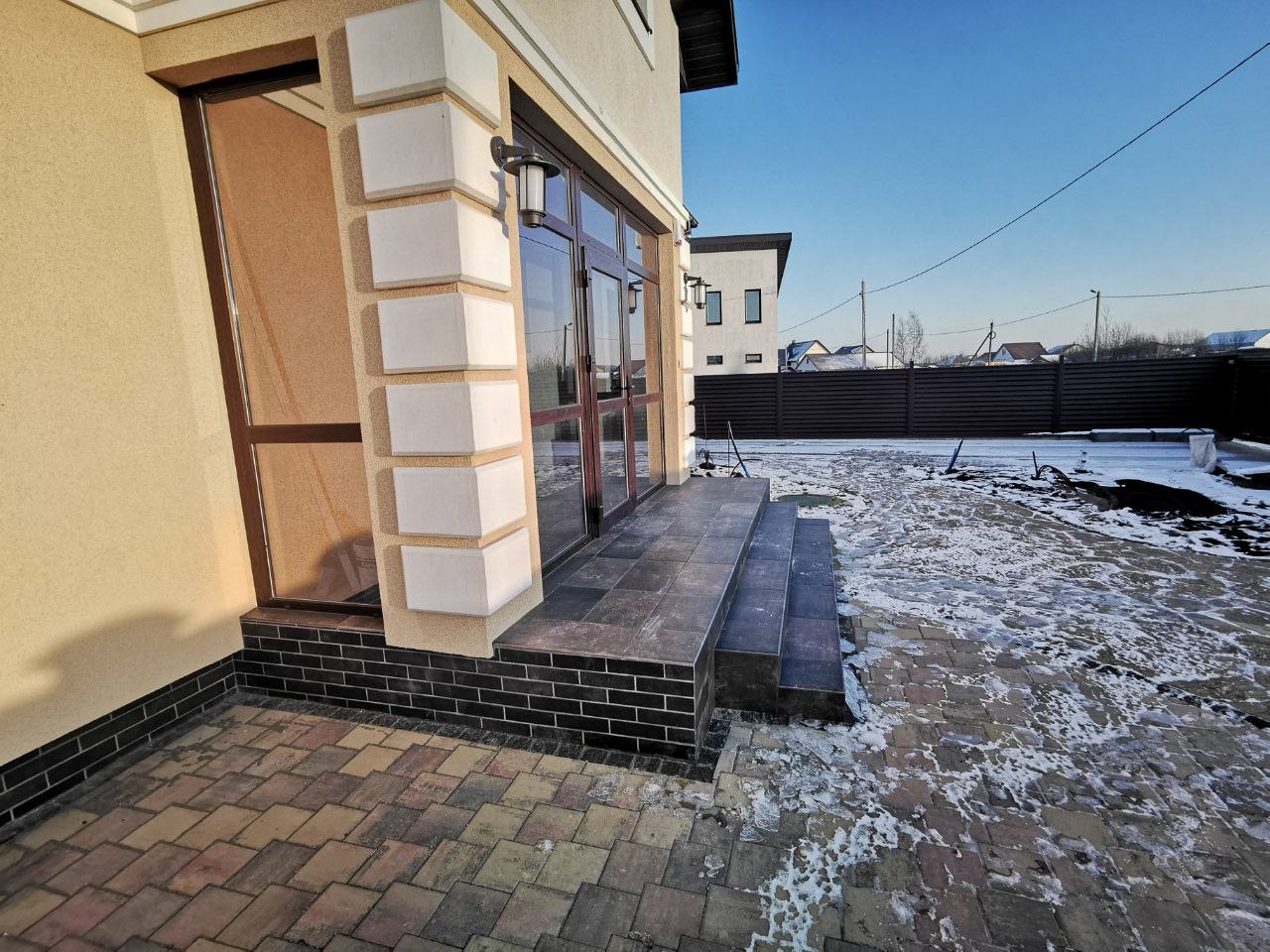 Электрический подогрев водосточной системы, площадок и ступеней