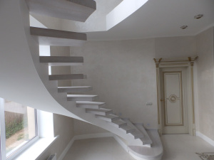 Лестницы на бетонном основании