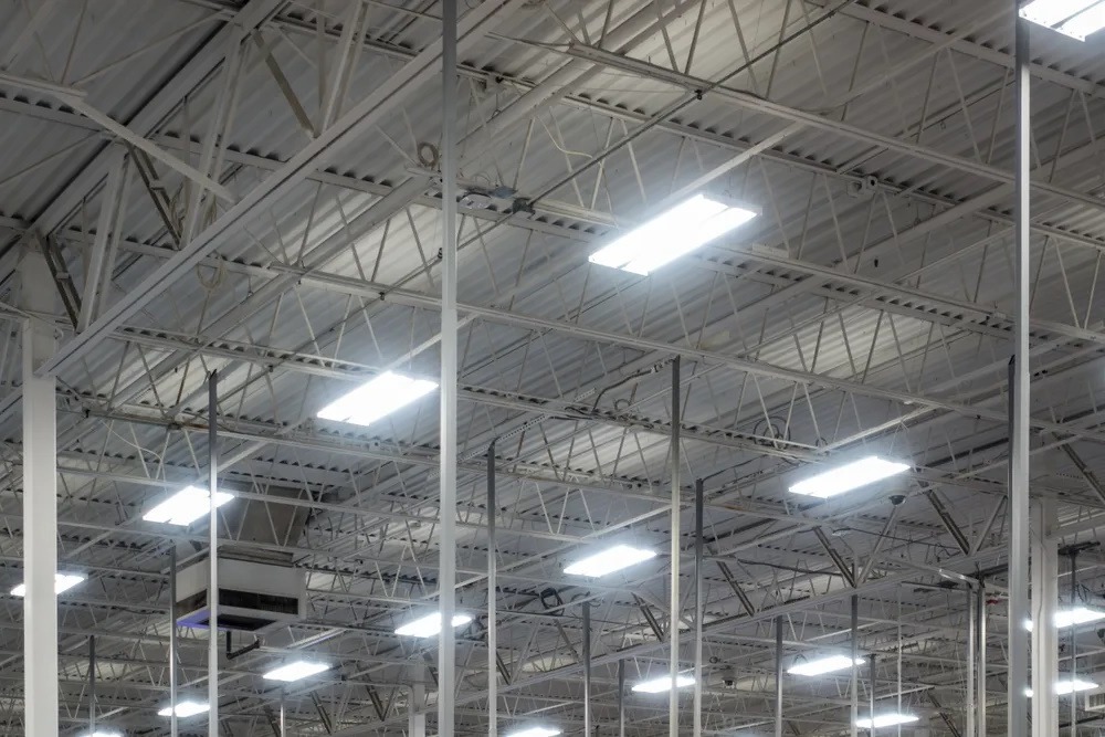 Проектирование и расчет общего плана освещения и питания сооружения