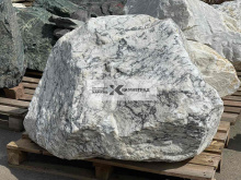 Валуны мрамора «Долматин»